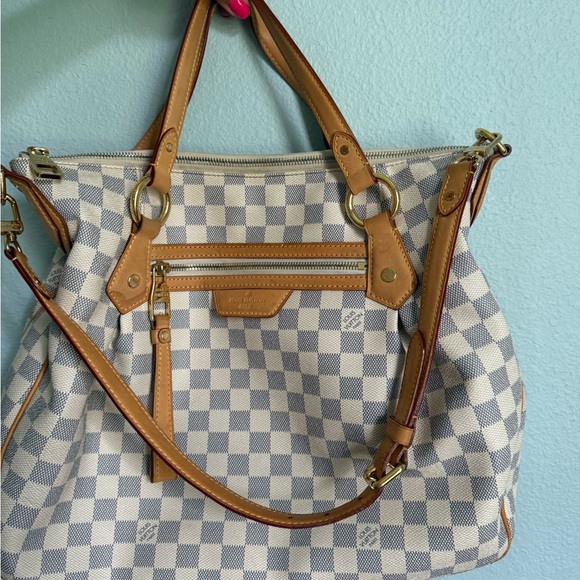 Checkered Tan and White Handbag - Picture 1 of 8